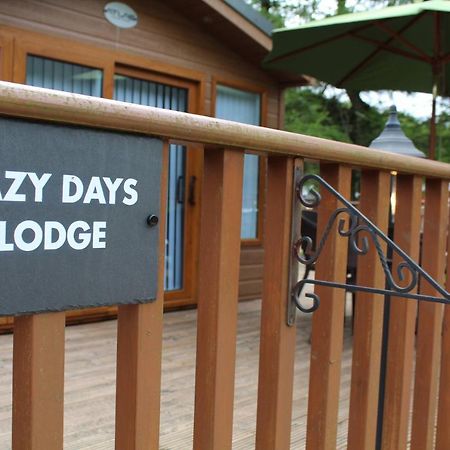 Lazy Days Lodge Glendevon Eksteriør bilde
