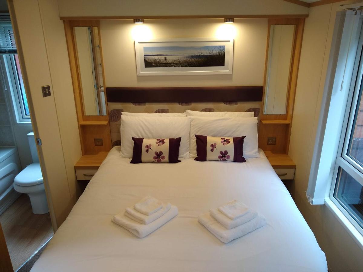 Lazy Days Lodge Glendevon Eksteriør bilde