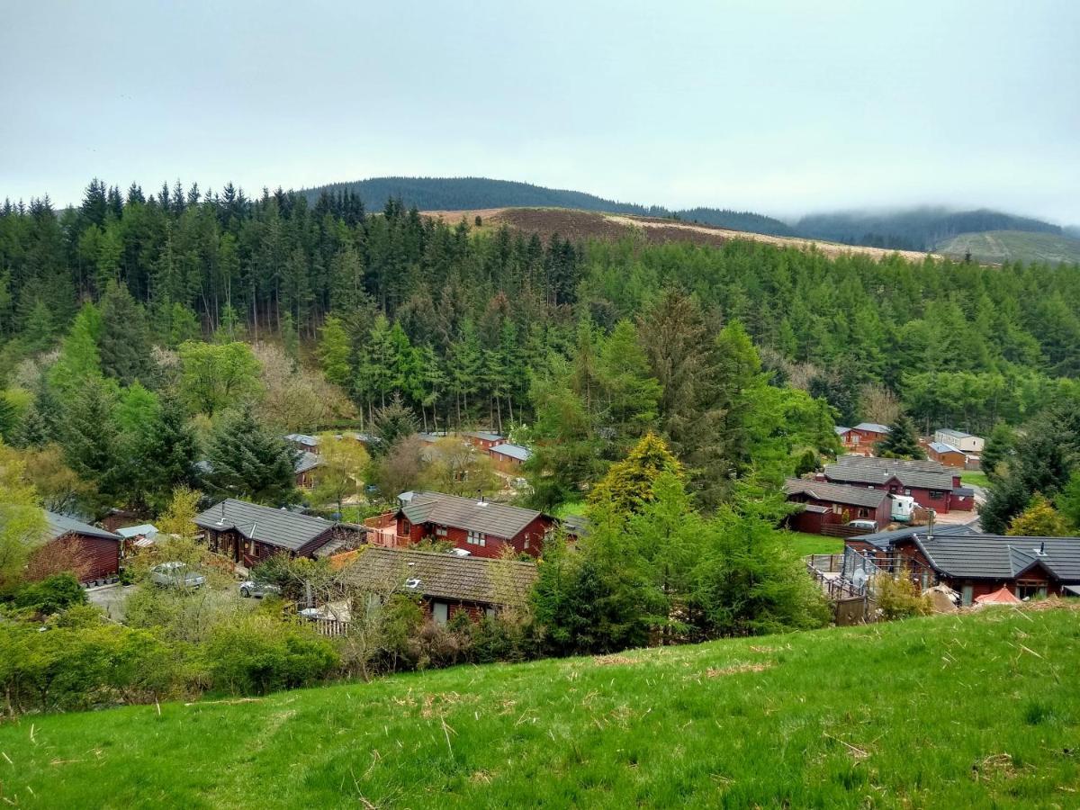 Lazy Days Lodge Glendevon Eksteriør bilde